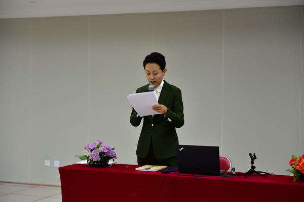 9 家委会代表发言2_调整大小_调整大小.jpg