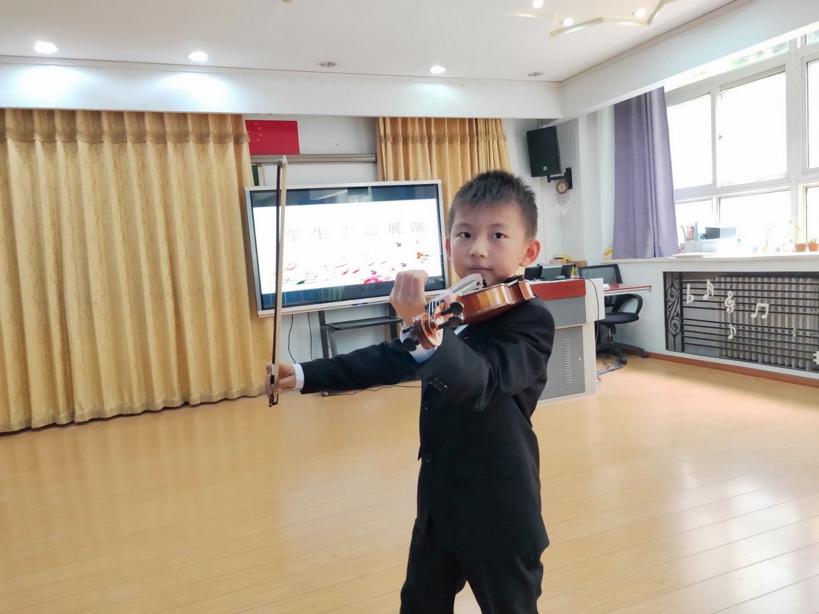 1559014918771041828.jpg c69e13d1fdfc254eb450ee4bbc6590f_调整大小.jpg